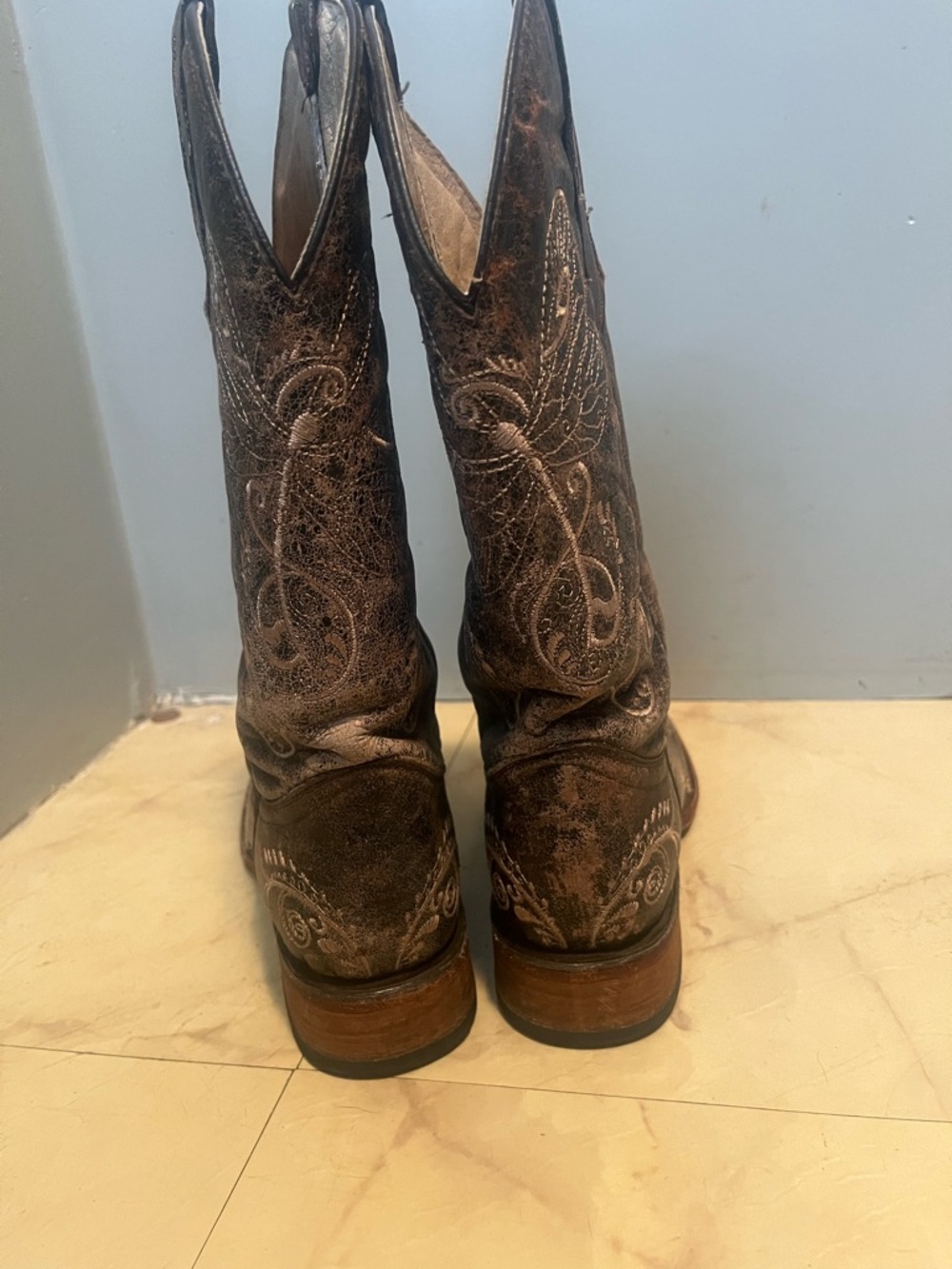 Circle G Brown Dragon Fly Embroidered Cowboy Boots - Picture 4 of 8